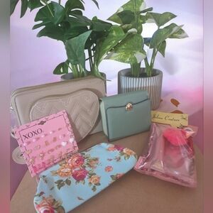 Free GIFT BUNDLE OR RESALE  Women's Bag Set With Certain Purchases.